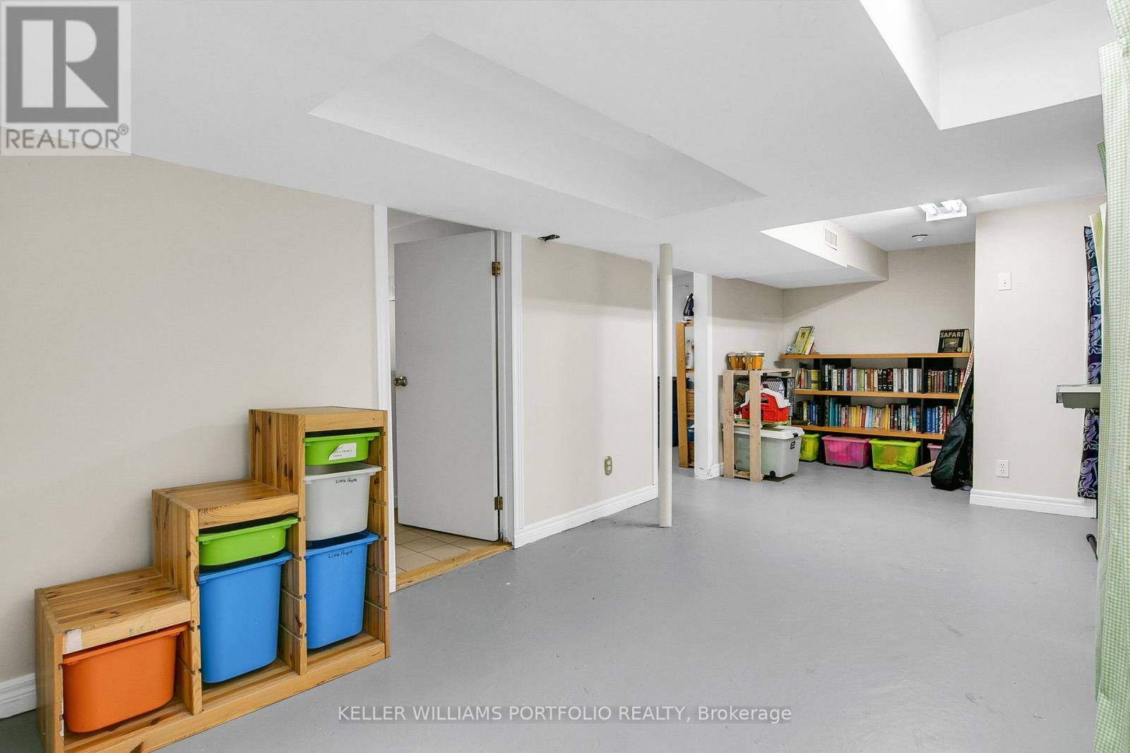 Photo 41 of 85 Ashbourne Drive, Toronto ON