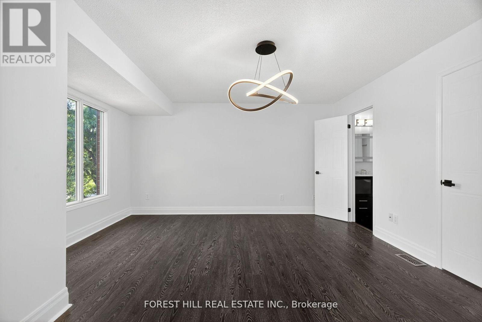 Photo 28 of 48 Beaumont Place, Vaughan ON