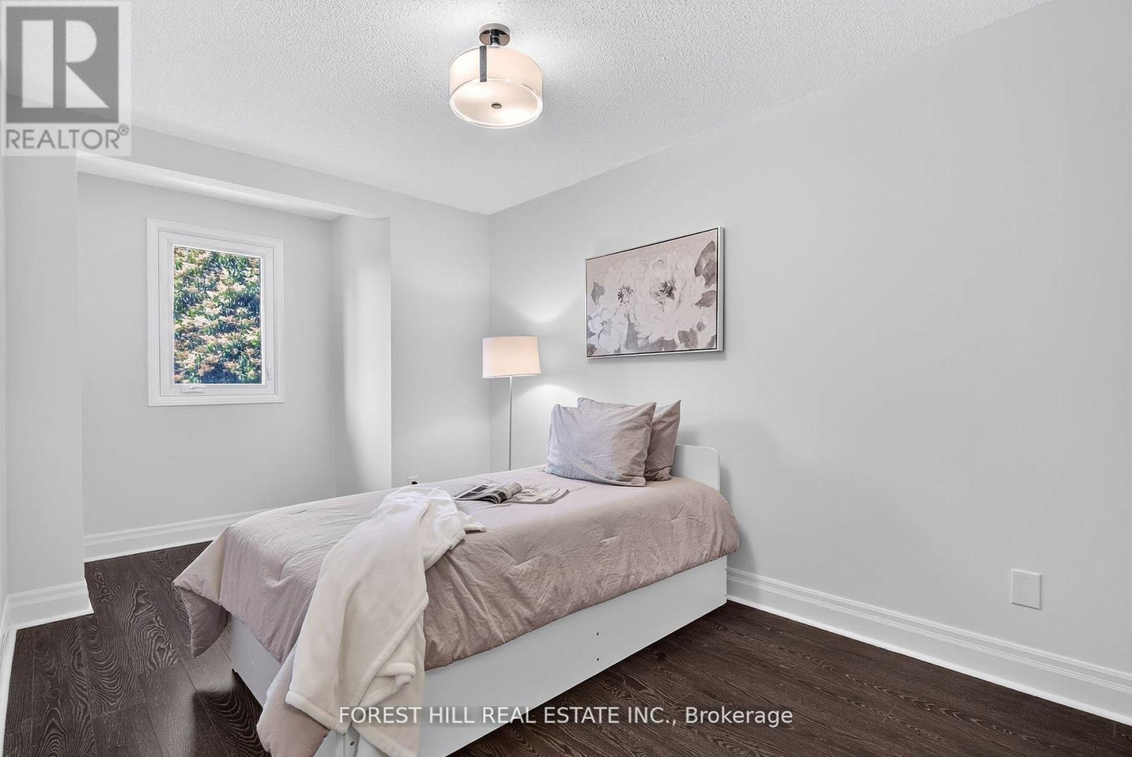 Photo 34 of 48 Beaumont Place, Vaughan ON