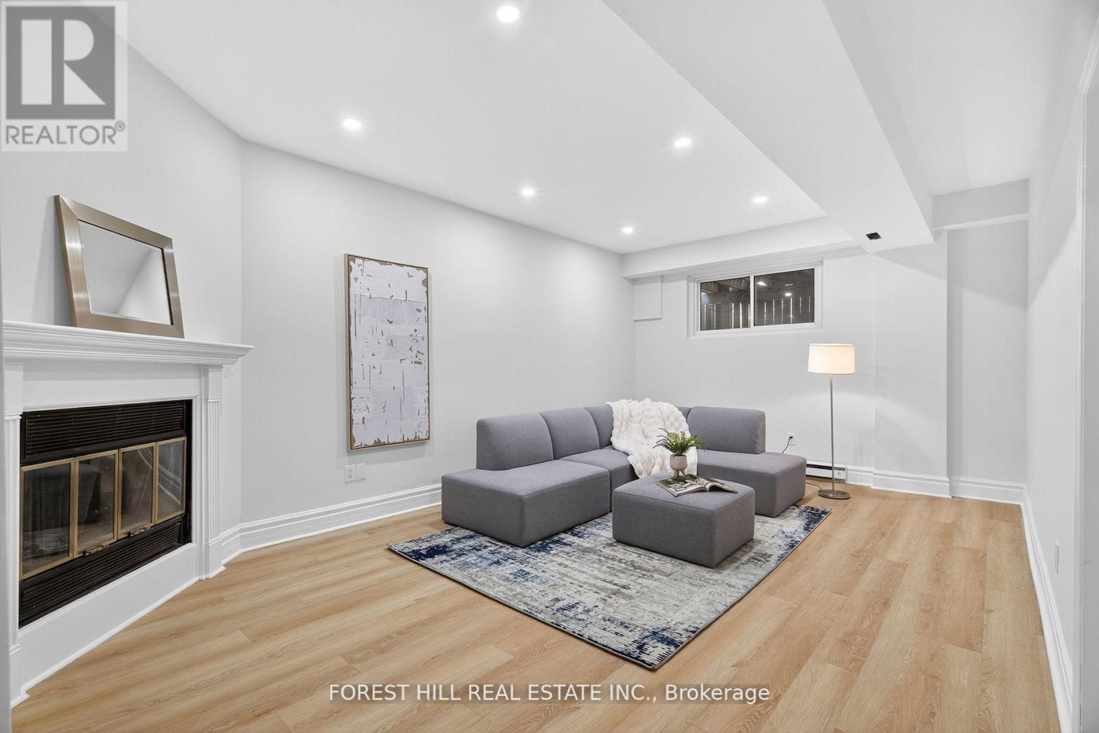 Photo 8 of 48 Beaumont Place, Vaughan ON