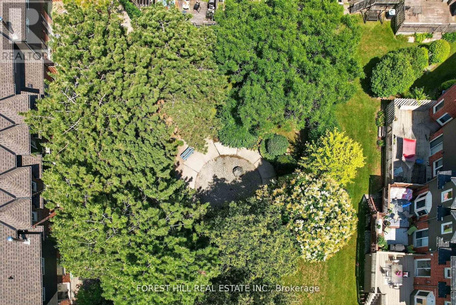 Photo 7 of 48 Beaumont Place, Vaughan ON