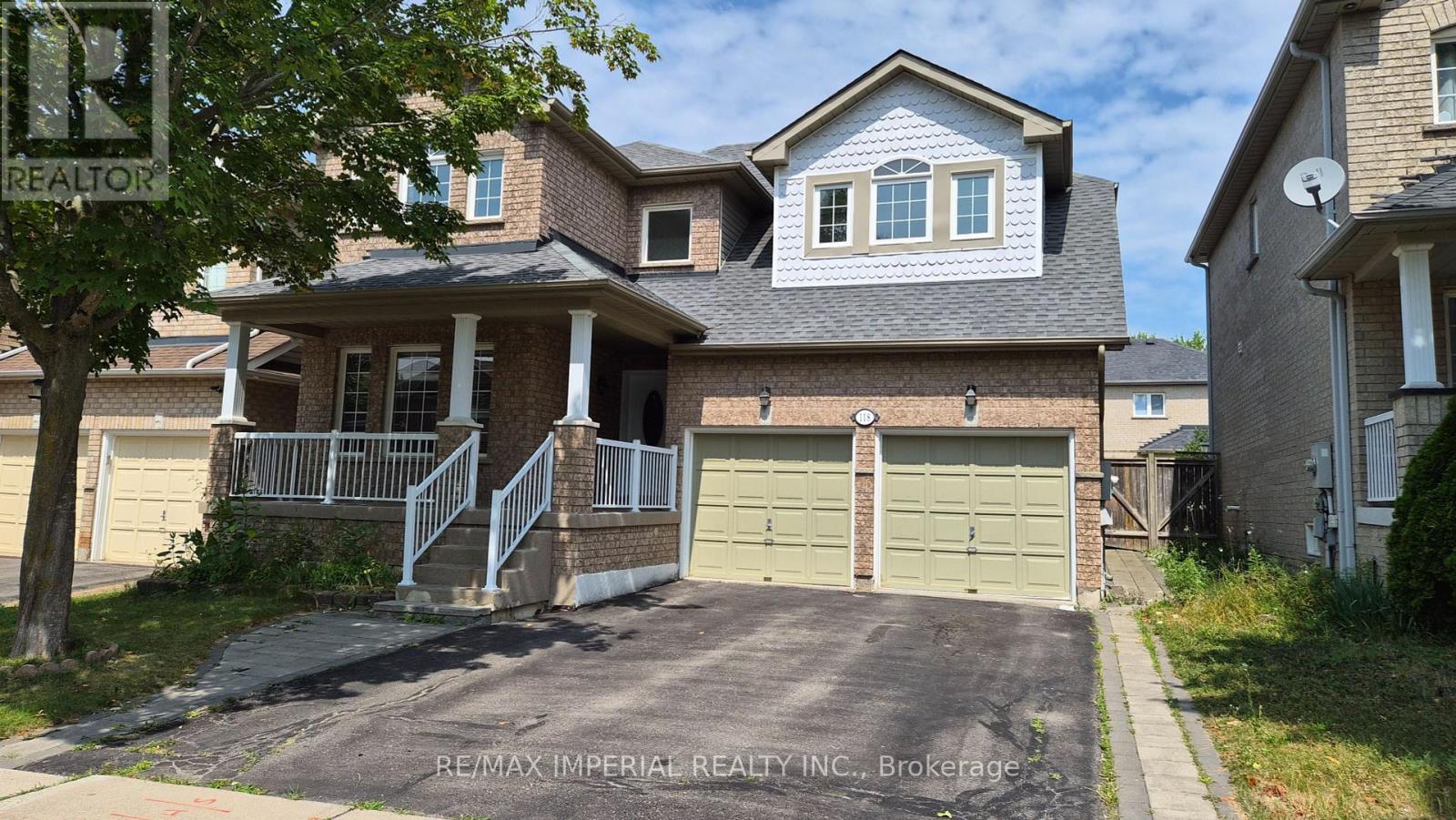 Photo 1 of 118 Flagstone Way, Newmarket ON