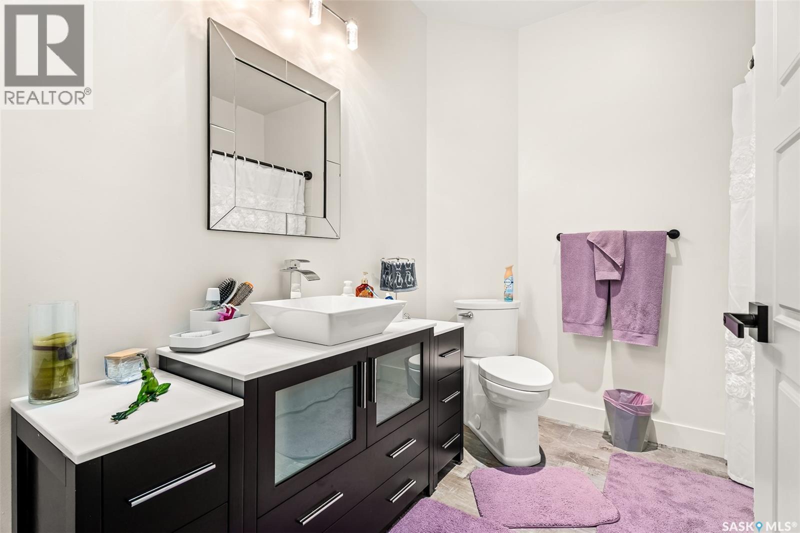 Photo 41 of 1130 Stadacona Street W, Moose Jaw SK