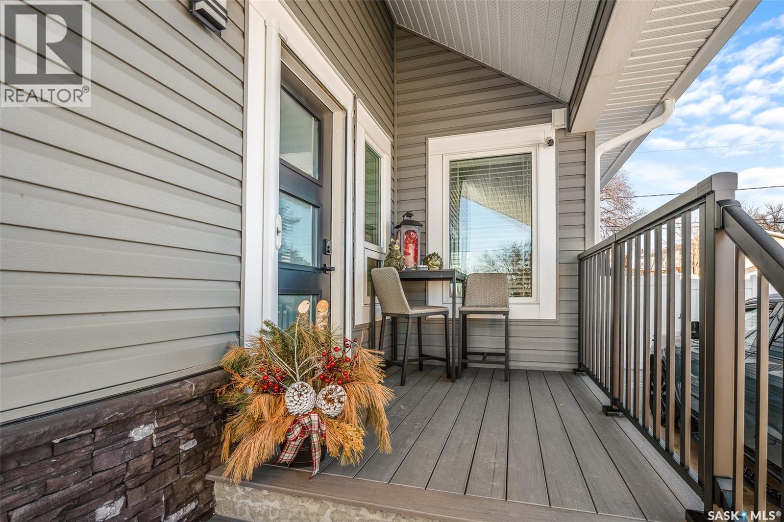 Photo 4 of 1130 Stadacona Street W, Moose Jaw SK