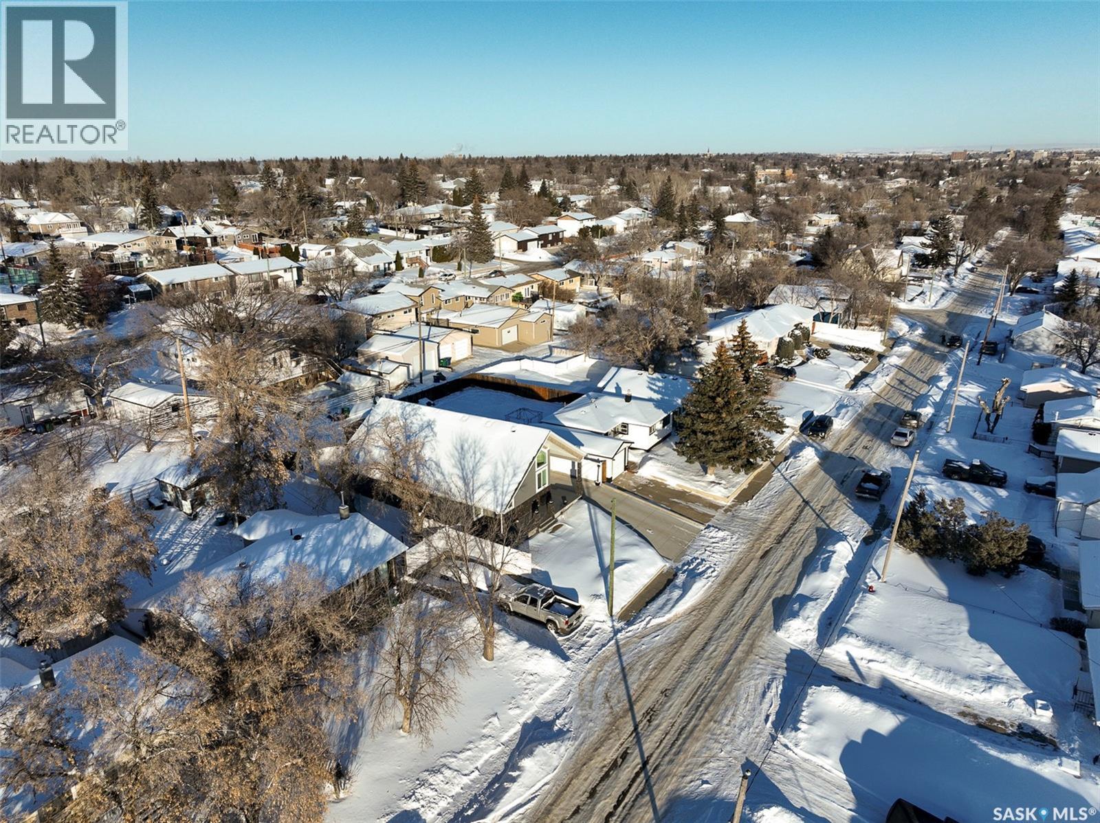Photo 47 of 1130 Stadacona Street W, Moose Jaw SK