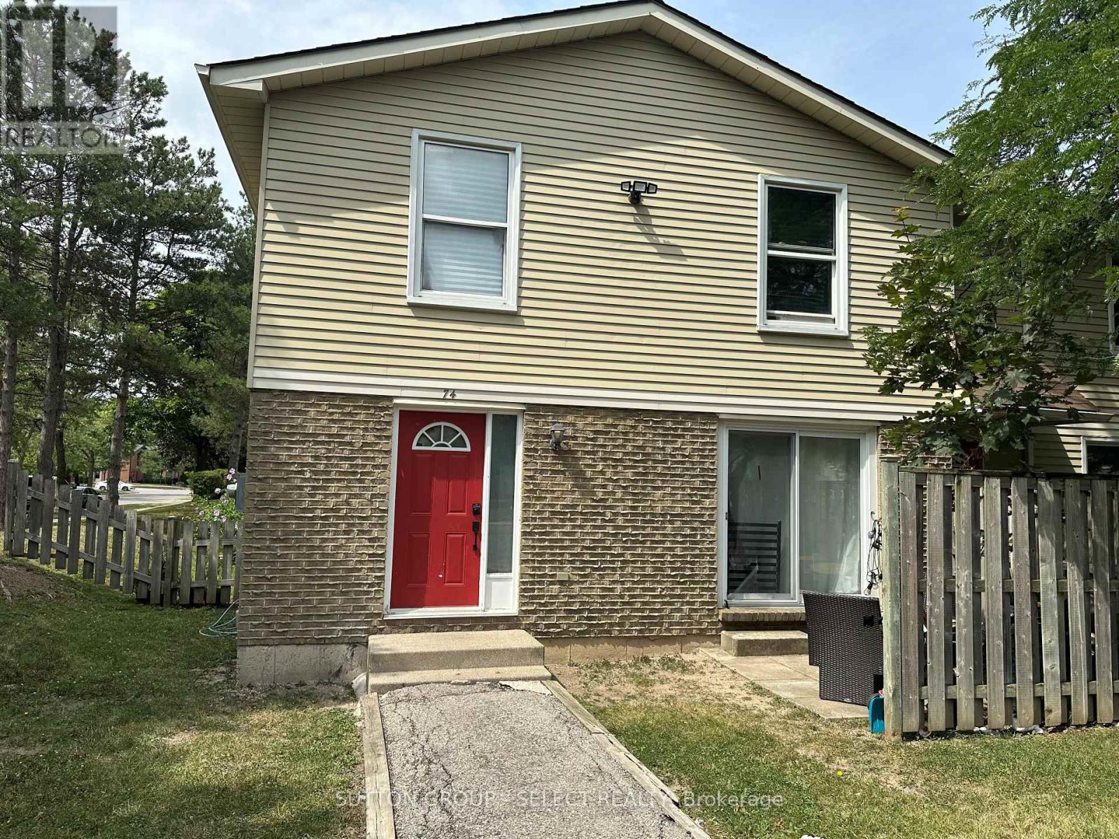 Photo 1 of 74 70 Fiddlers Green Road, London North ON