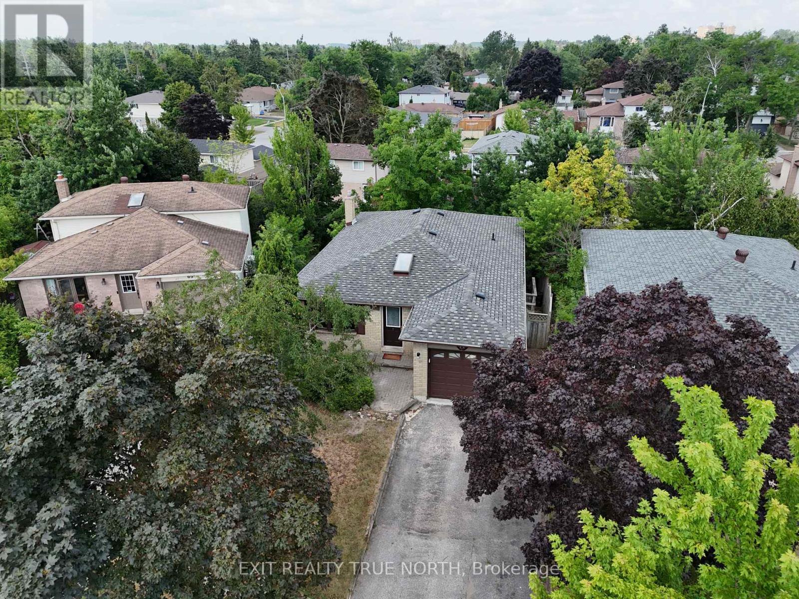 Photo 1 of 71 Hickling Trail, Barrie ON