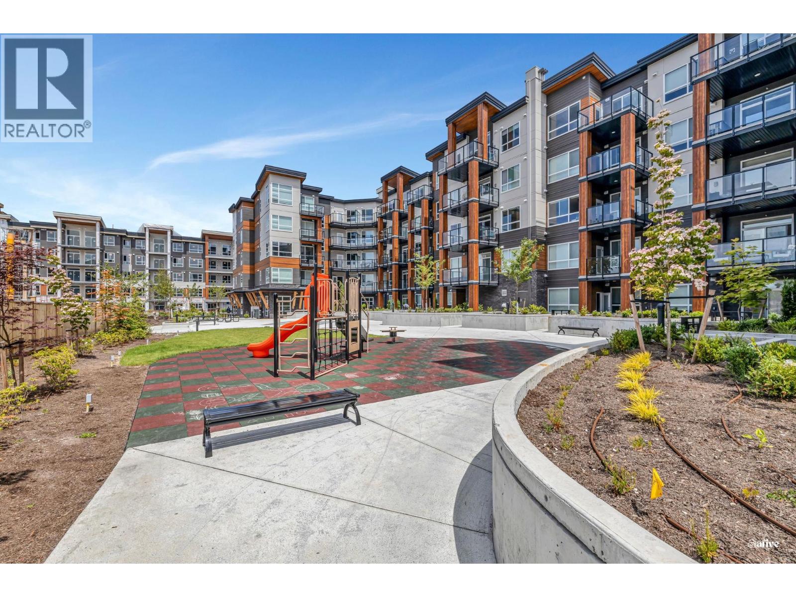 Photo 2 of 215 12109 223 Street, Maple Ridge BC