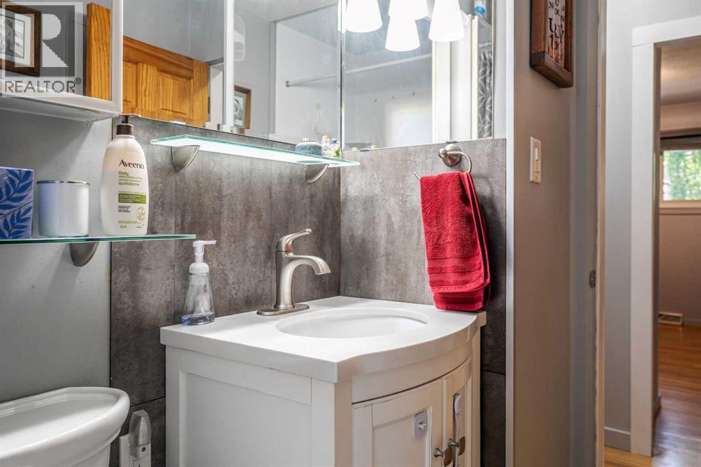 Single Family House Bungalow for Sale in  Fredson Drive SE Fairview Calgary 