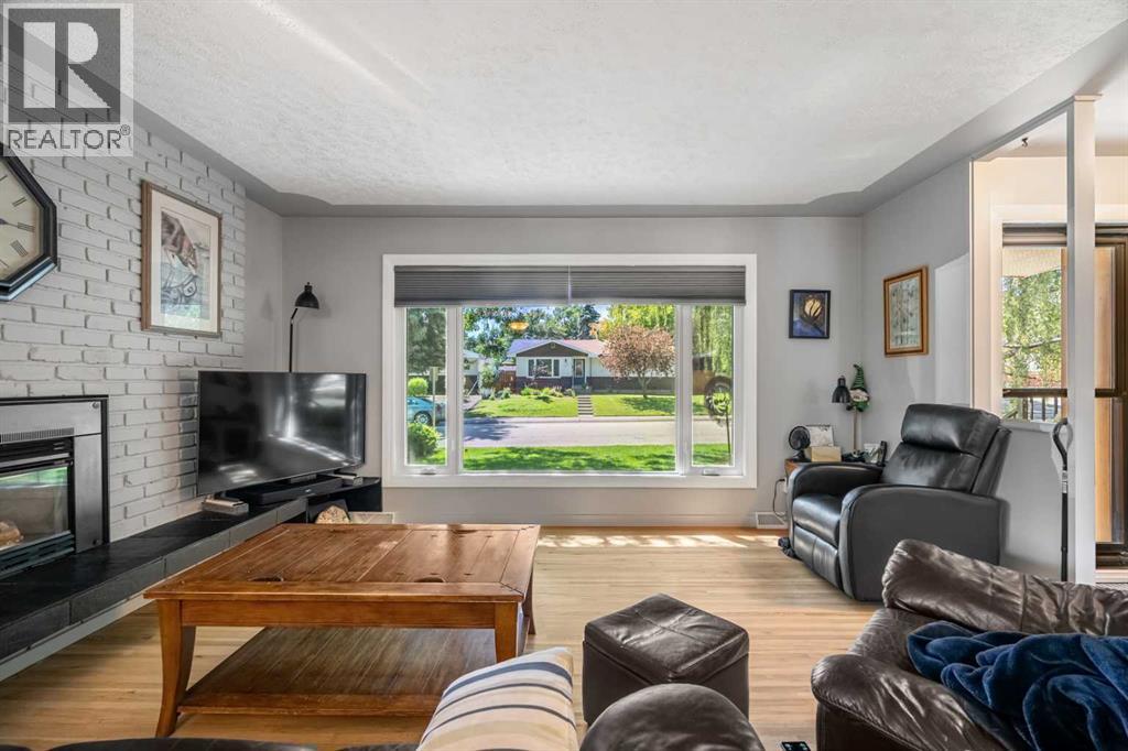 Single Family House Bungalow for Sale in  Fredson Drive SE Fairview Calgary 