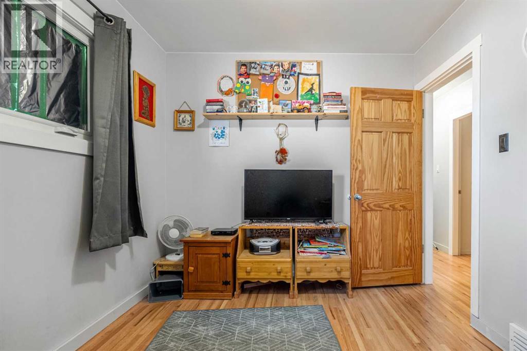 Single Family House Bungalow for Sale in  Fredson Drive SE Fairview Calgary 