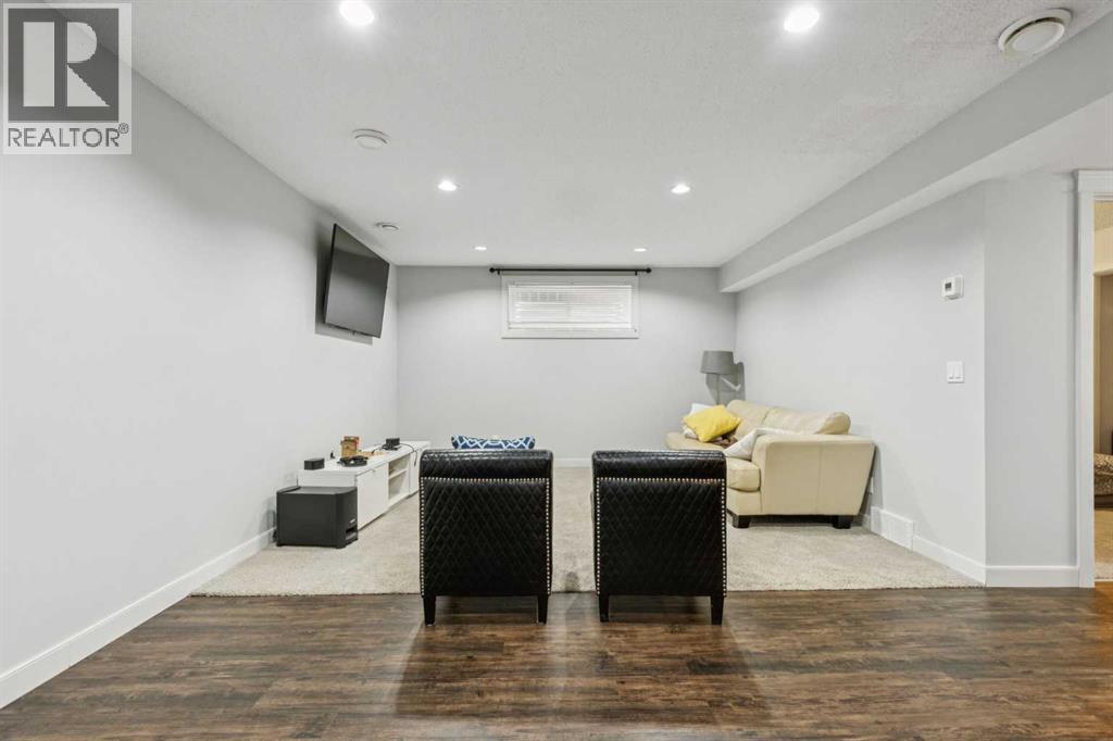 Single Family House for Sale in  Evanspark Gardens NW Evanston Calgary 