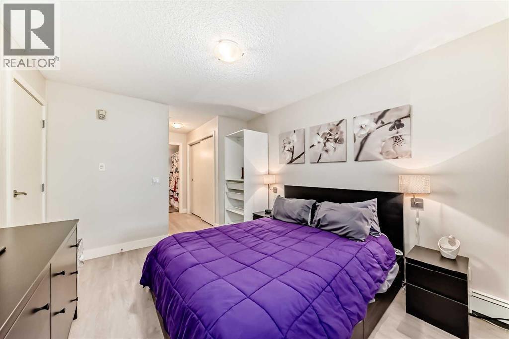 Single Family House for Sale in   Richard Court SW Lincoln Park Calgary 