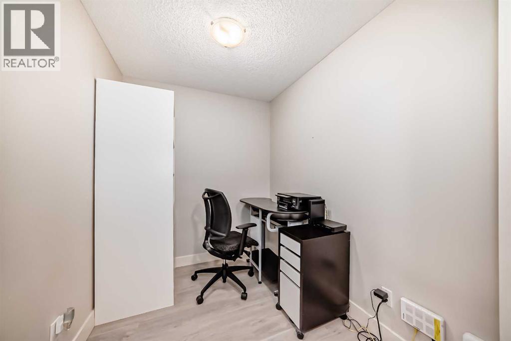 Single Family House for Sale in   Richard Court SW Lincoln Park Calgary 