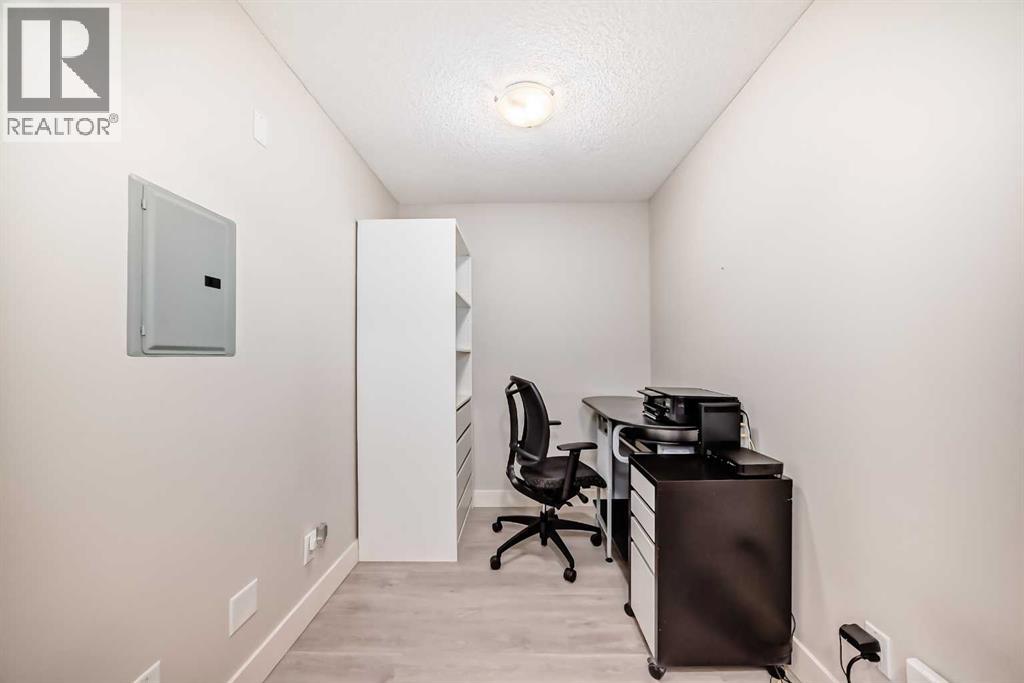Single Family House for Sale in   Richard Court SW Lincoln Park Calgary 