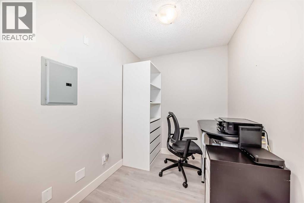 Single Family House for Sale in   Richard Court SW Lincoln Park Calgary 