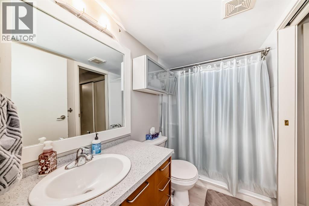 Single Family House for Sale in   Richard Court SW Lincoln Park Calgary 