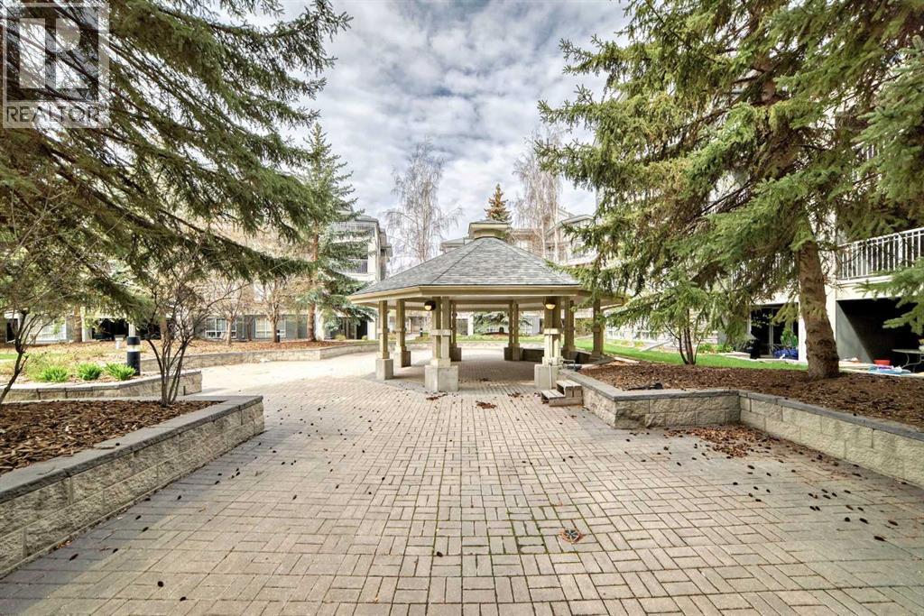 Single Family House for Sale in   Richard Court SW Lincoln Park Calgary 