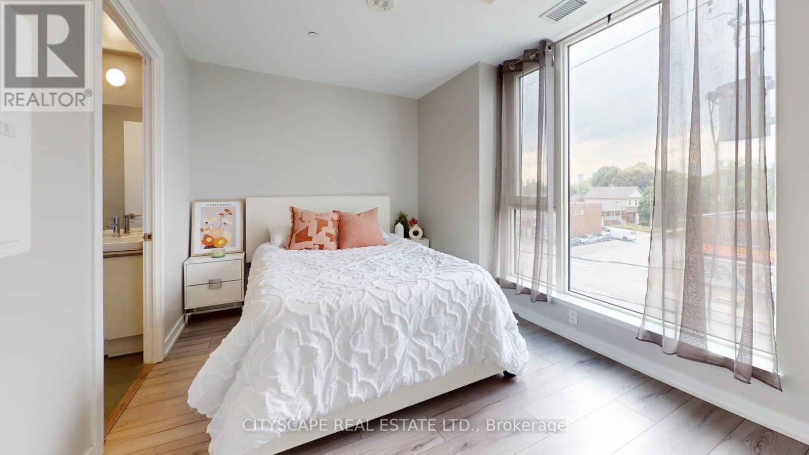 Photo 16 of 3 1195 The Queens Way, Toronto ON