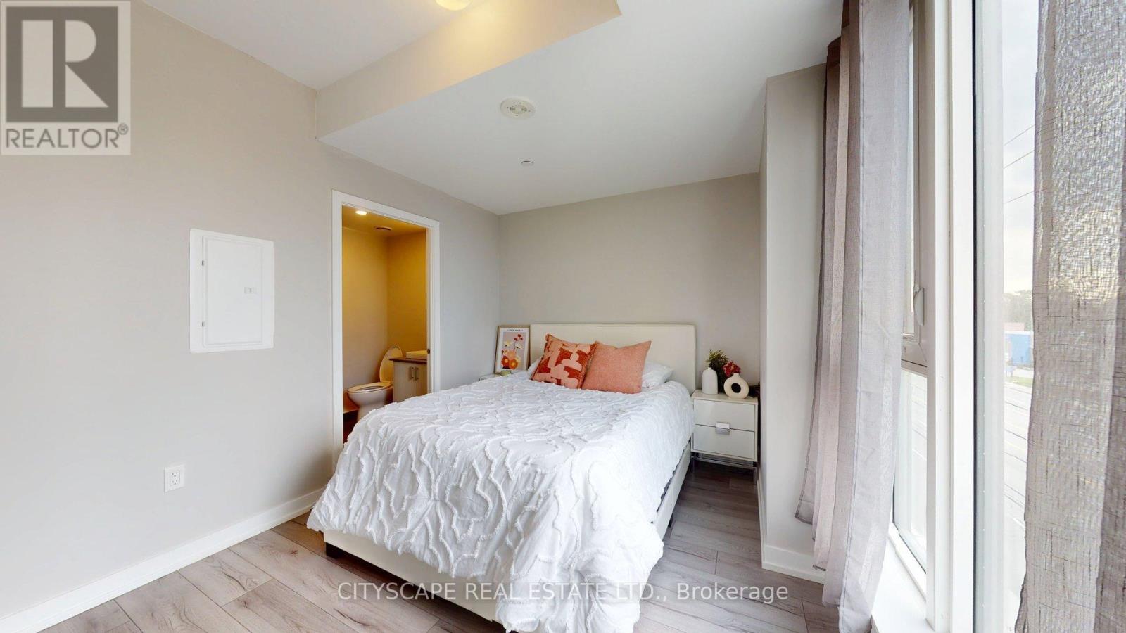 Photo 18 of 3 1195 The Queens Way, Toronto ON