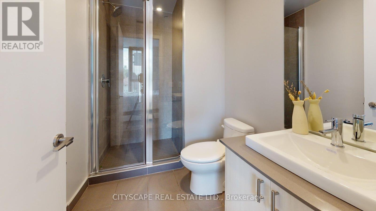 Photo 19 of 3 1195 The Queens Way, Toronto ON