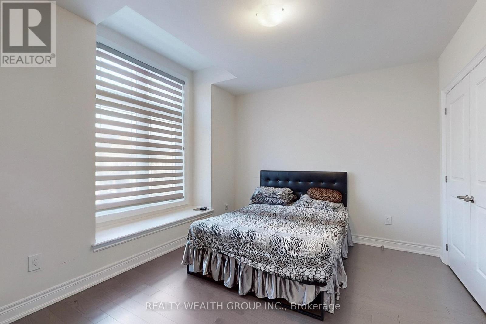 Photo 36 of 2421 Irene Crescent, Oakville ON