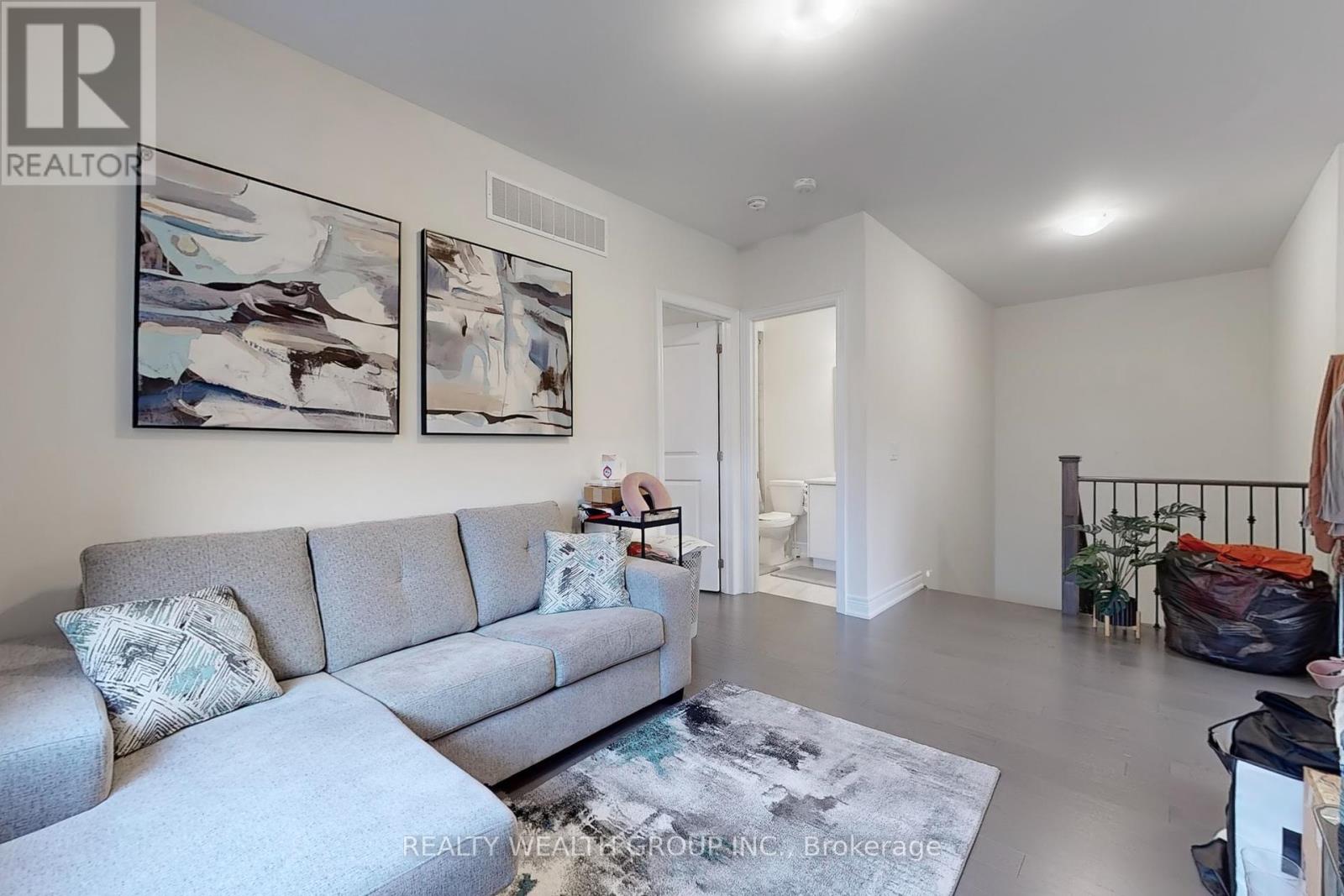 Photo 6 of 2421 Irene Crescent, Oakville ON