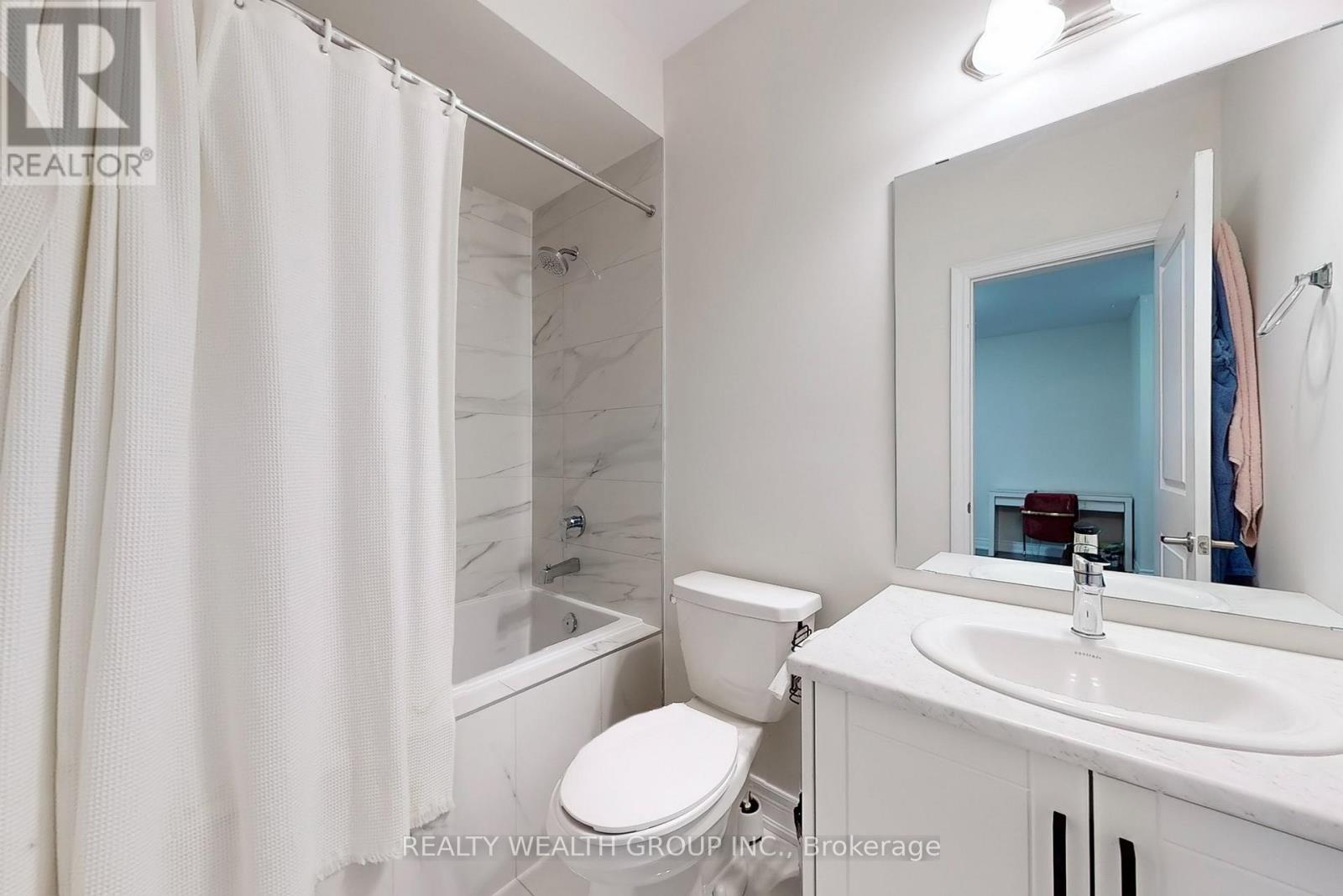 Photo 16 of 2421 Irene Crescent, Oakville ON