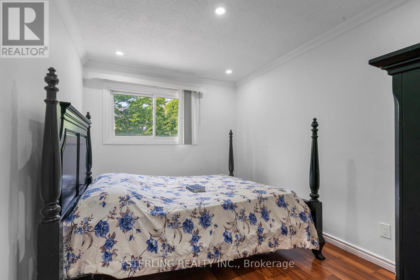Photo 30 of 21 Foxacre Row, Brampton ON