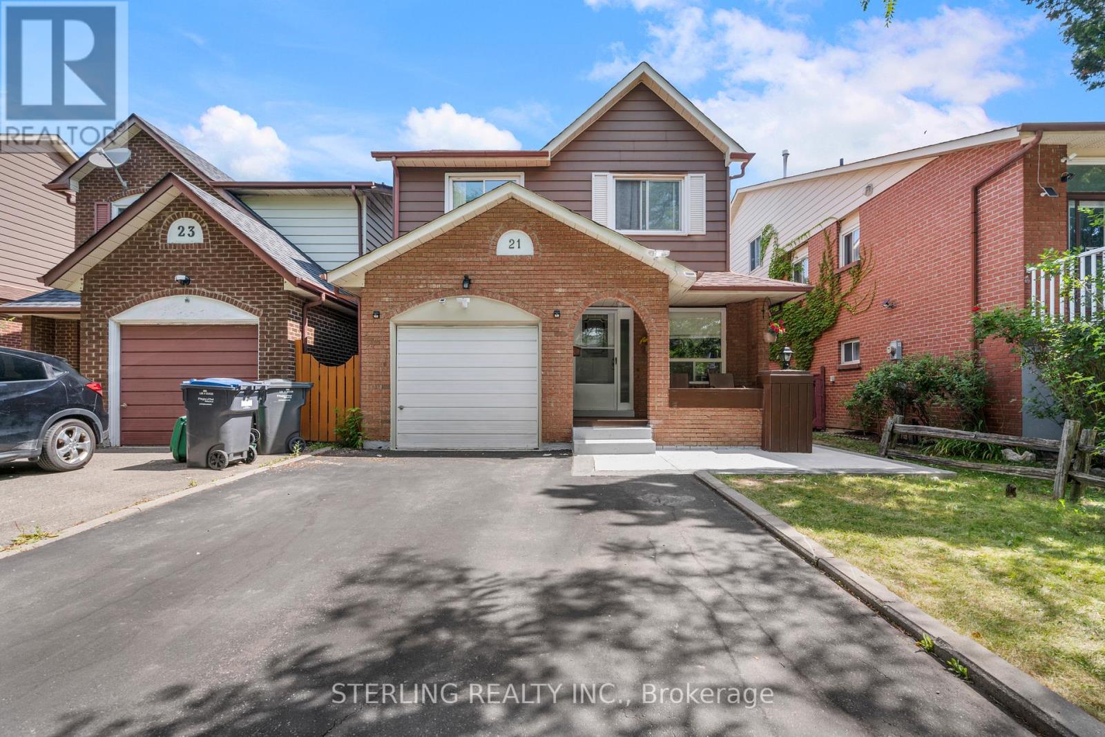 Photo 9 of 21 Foxacre Row, Brampton ON