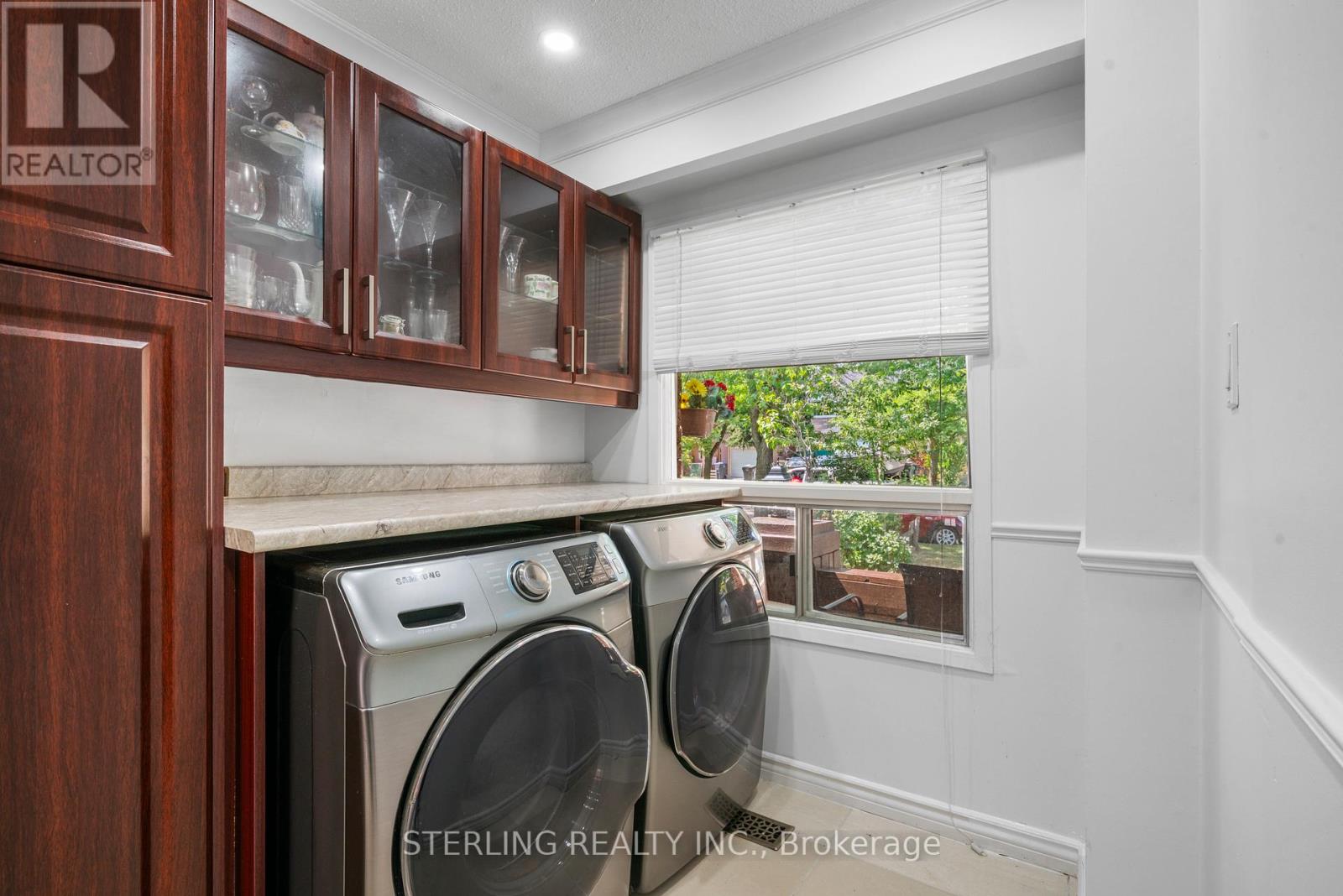 Photo 26 of 21 Foxacre Row, Brampton ON