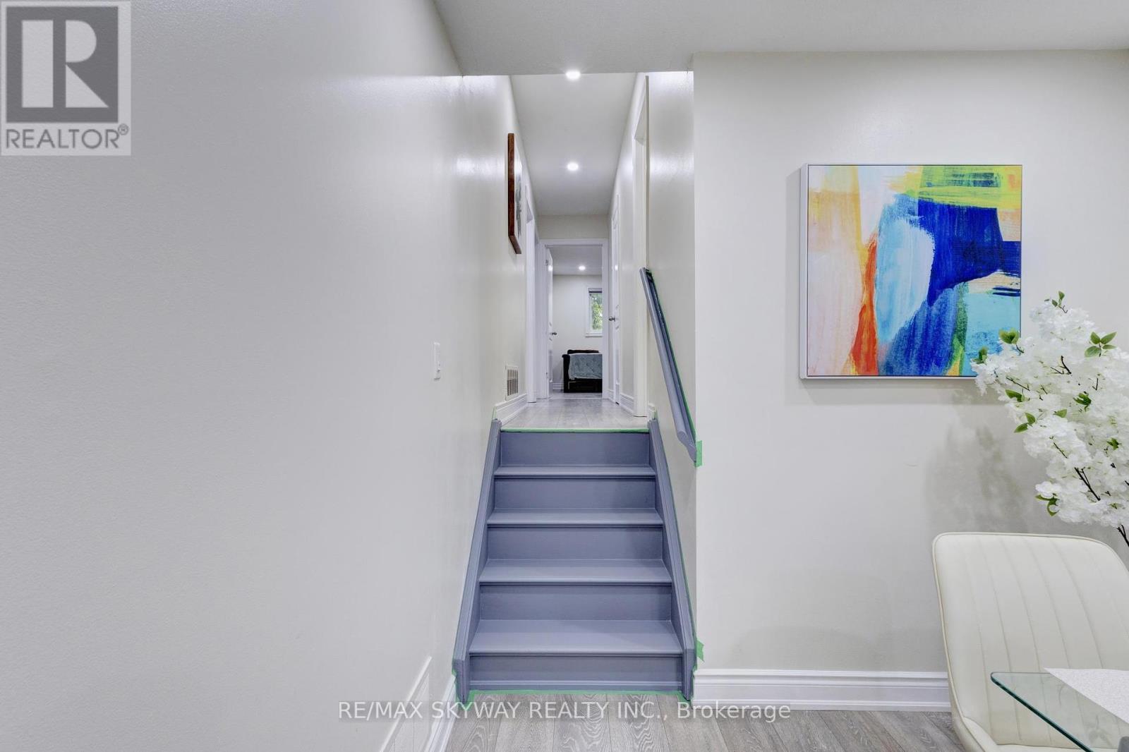 Photo 10 of 2637 Widemarr Road, Mississauga ON