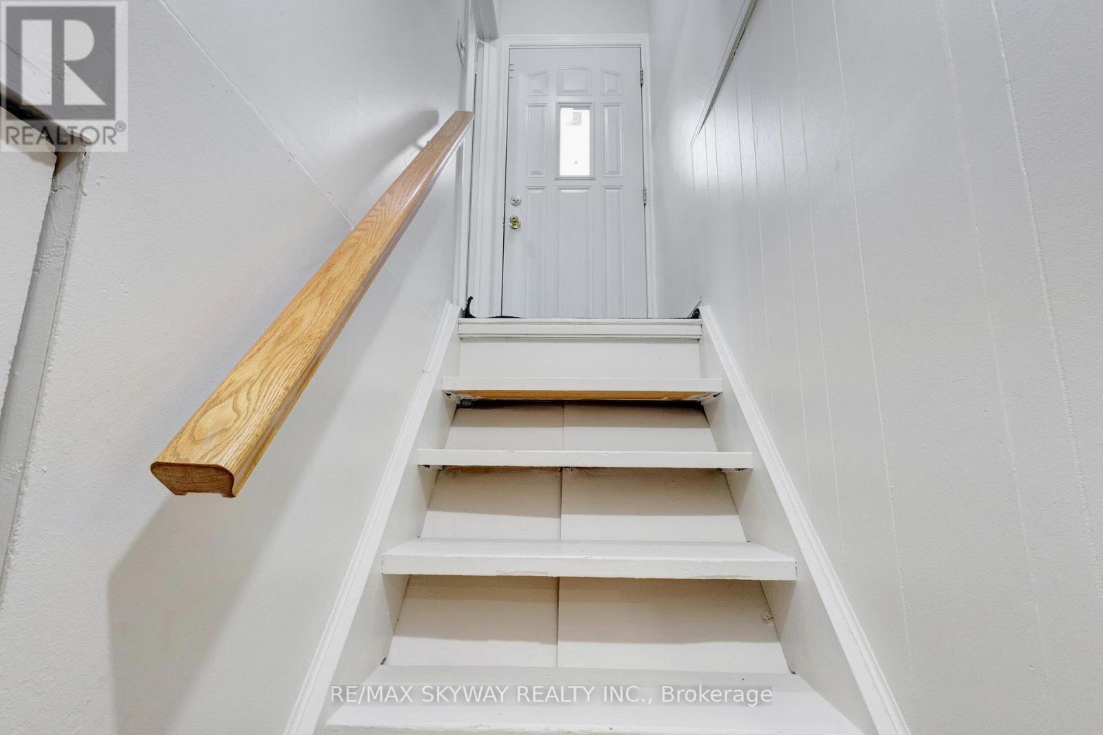 Photo 16 of 2637 Widemarr Road, Mississauga ON