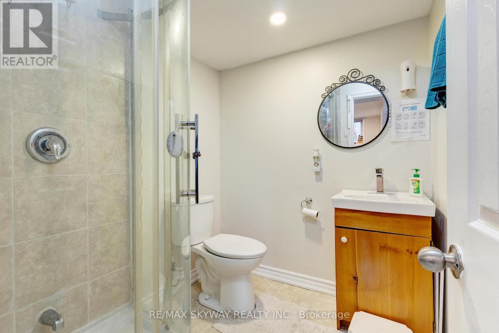 Photo 32 of 2637 Widemarr Road, Mississauga ON