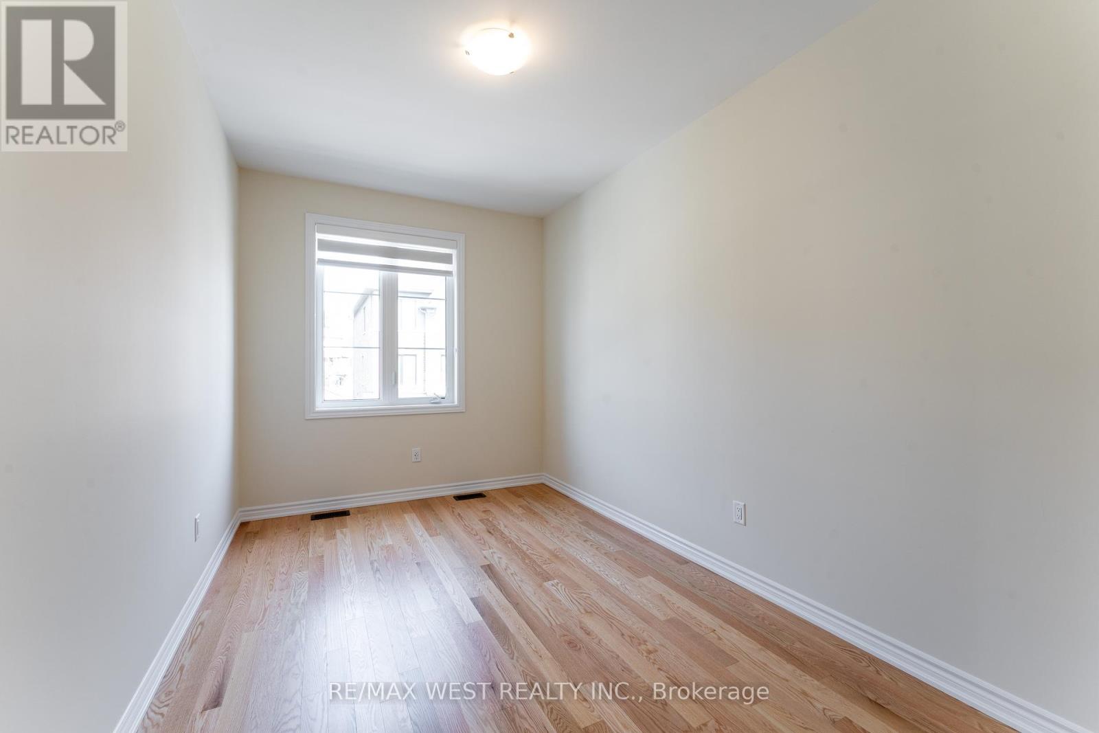 Photo 42 of 1424 National Common, Burlington ON