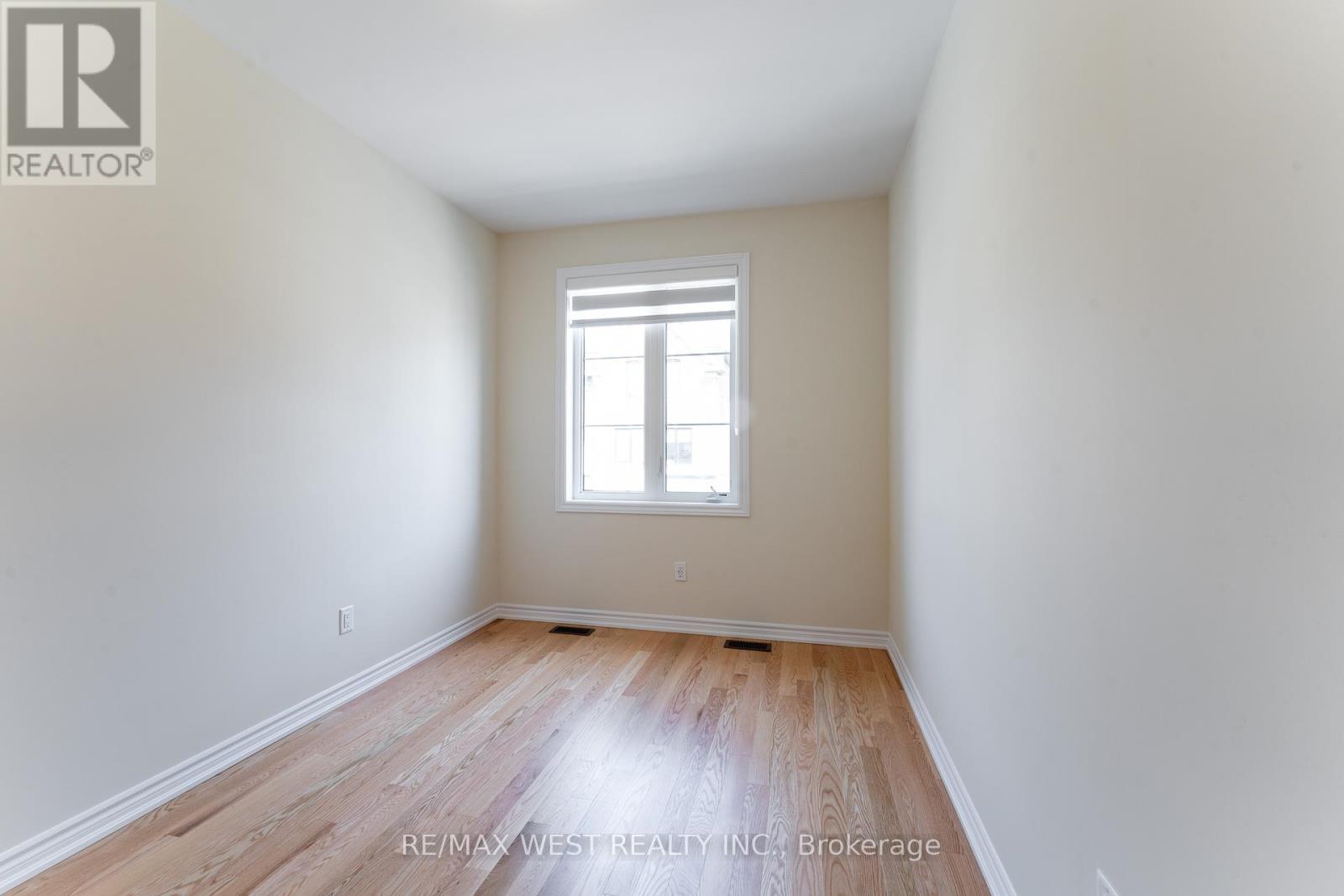 Photo 19 of 1424 National Common, Burlington ON