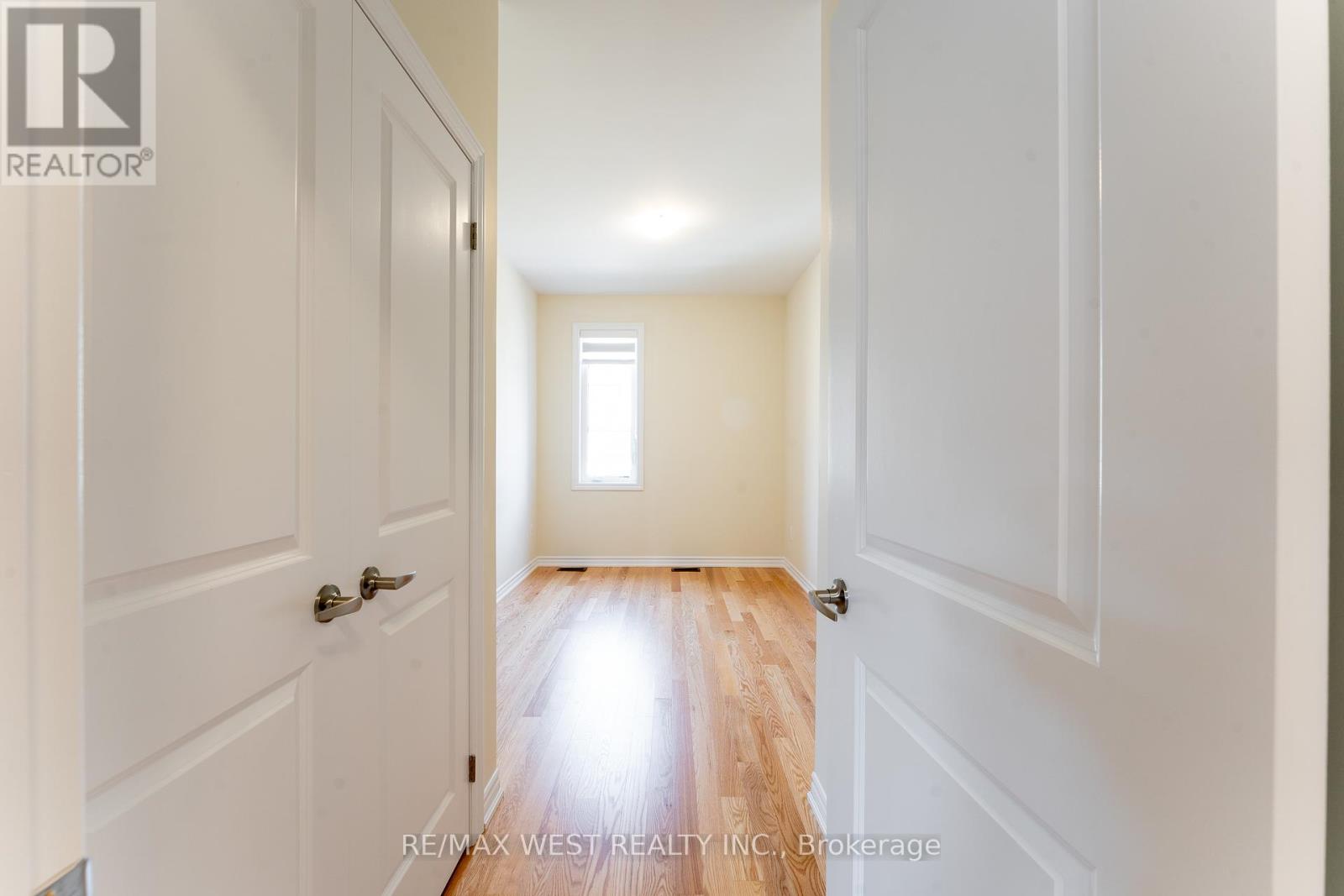 Photo 41 of 1424 National Common, Burlington ON