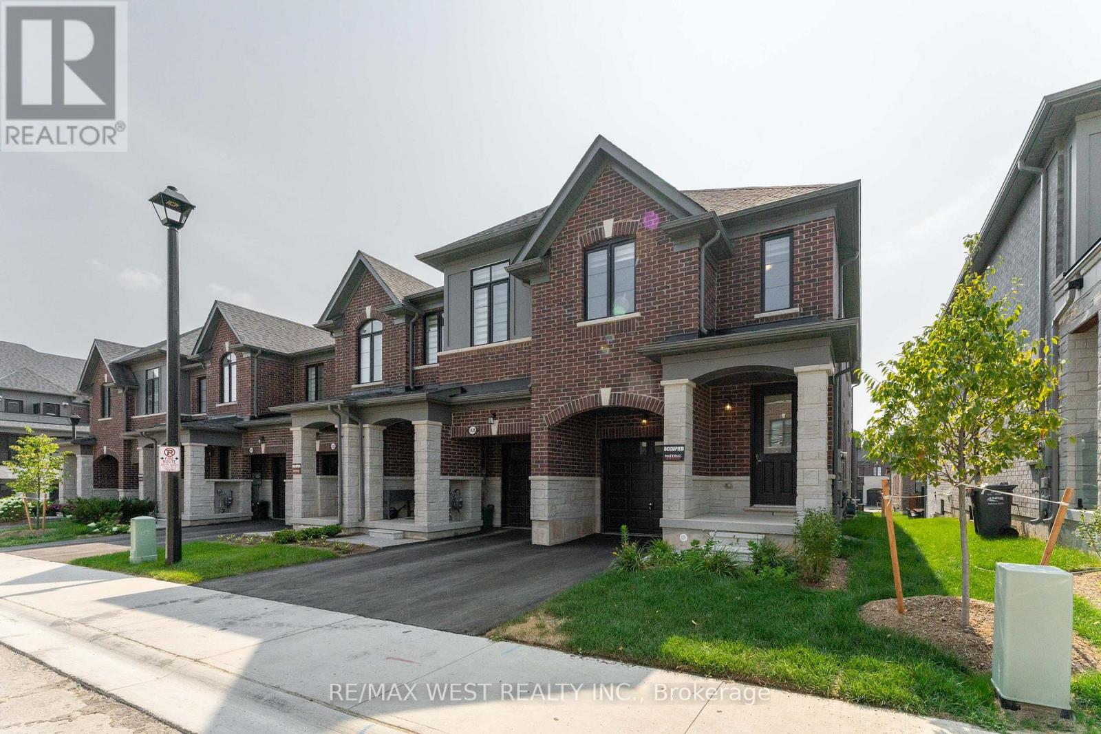 Photo 34 of 1424 National Common, Burlington ON