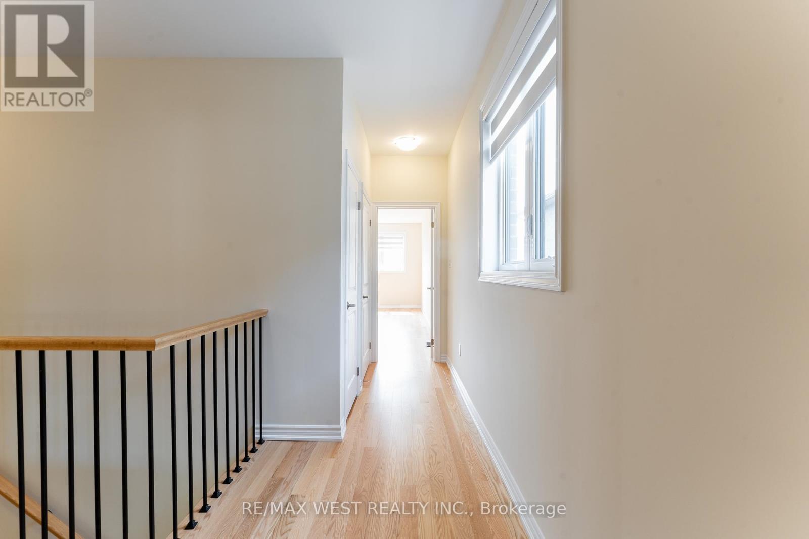 Photo 35 of 1424 National Common, Burlington ON