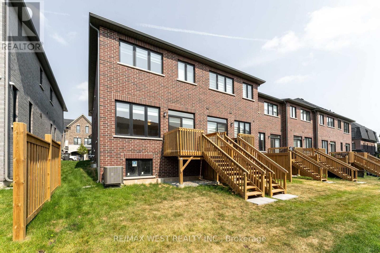 Photo 30 of 1424 National Common, Burlington ON