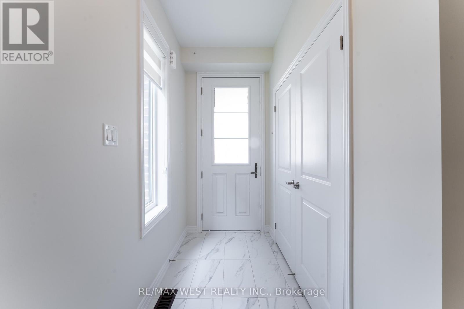 Photo 18 of 1424 National Common, Burlington ON