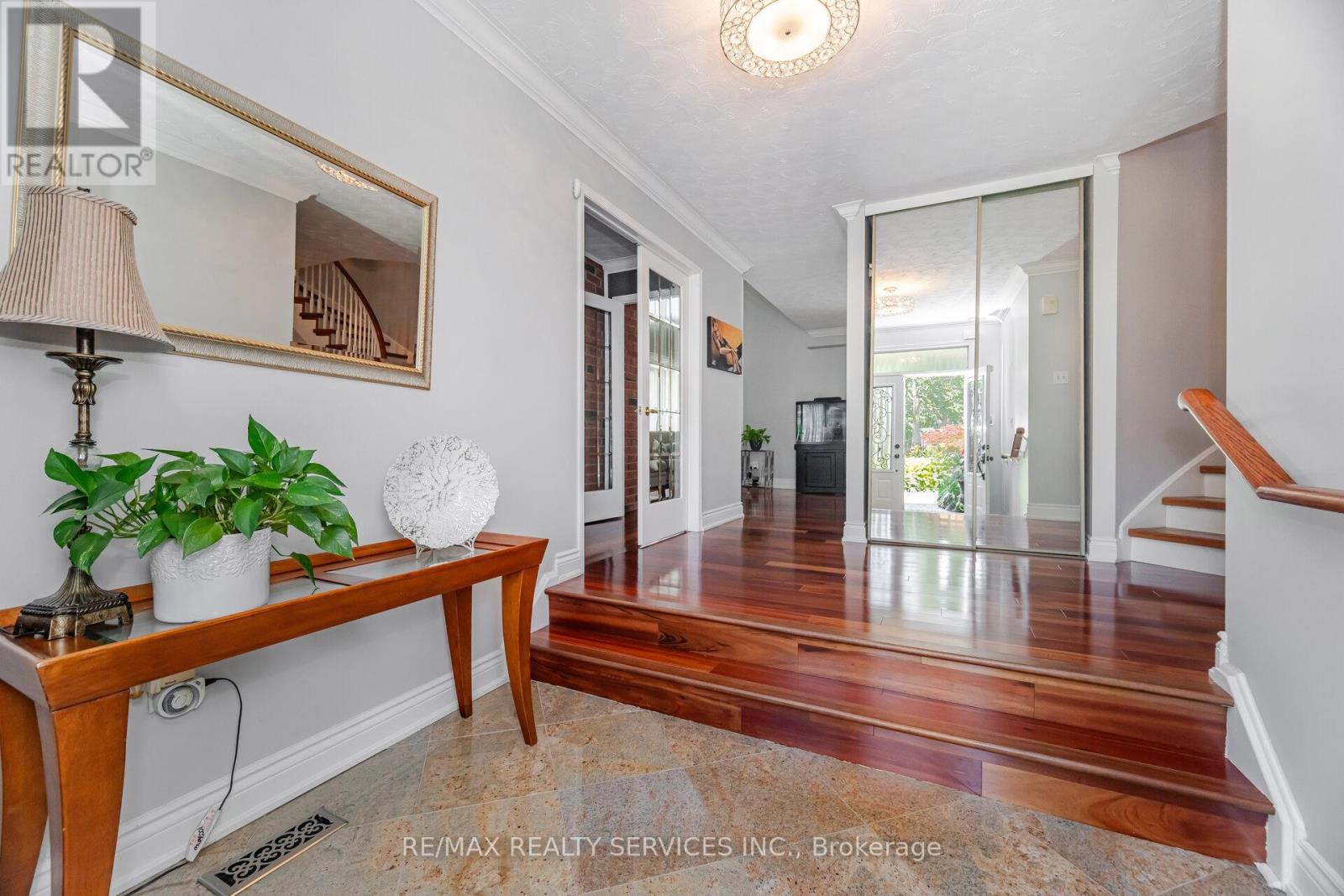 Photo 11 of 15 Brookbank Court, Brampton ON