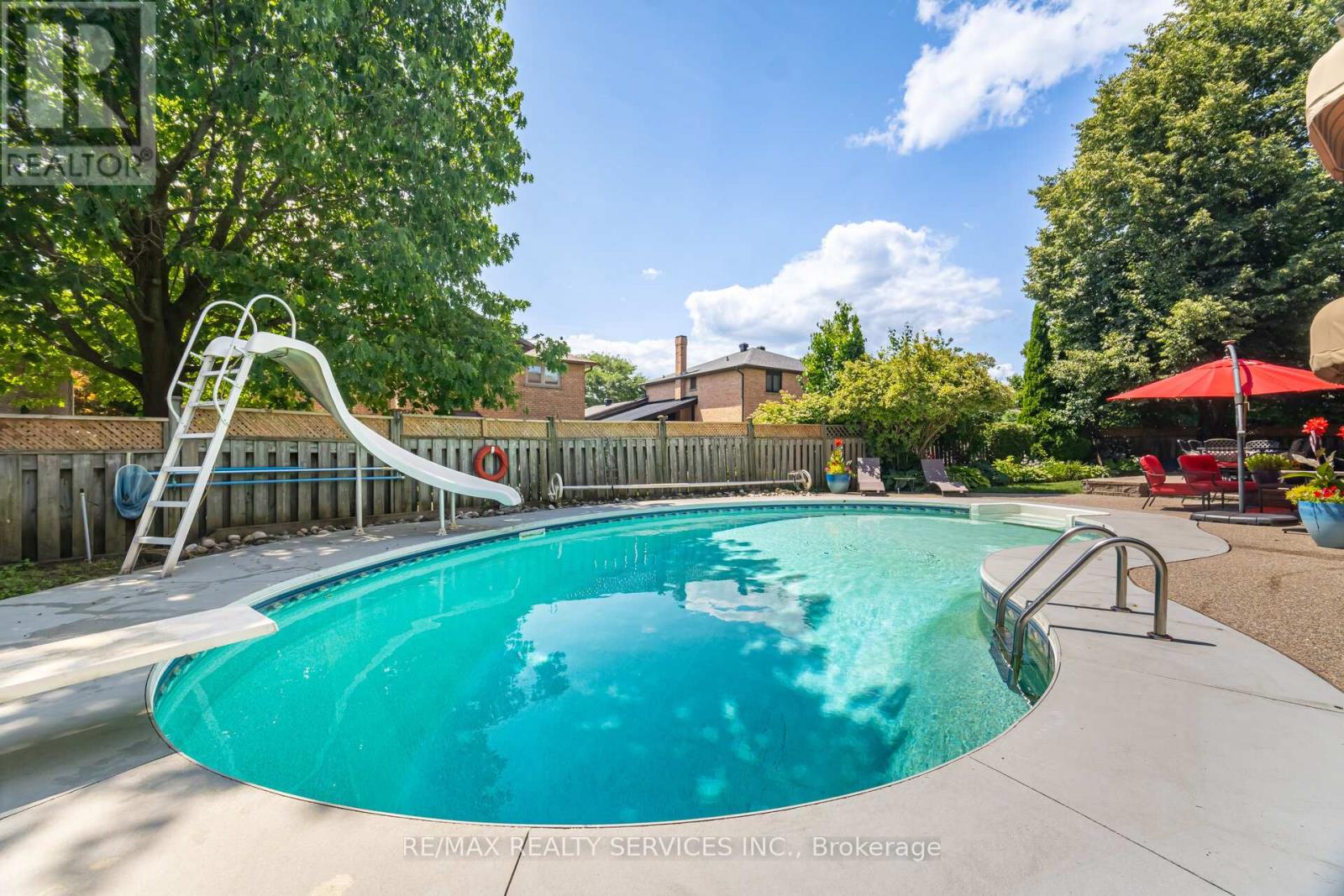 Photo 34 of 15 Brookbank Court, Brampton ON