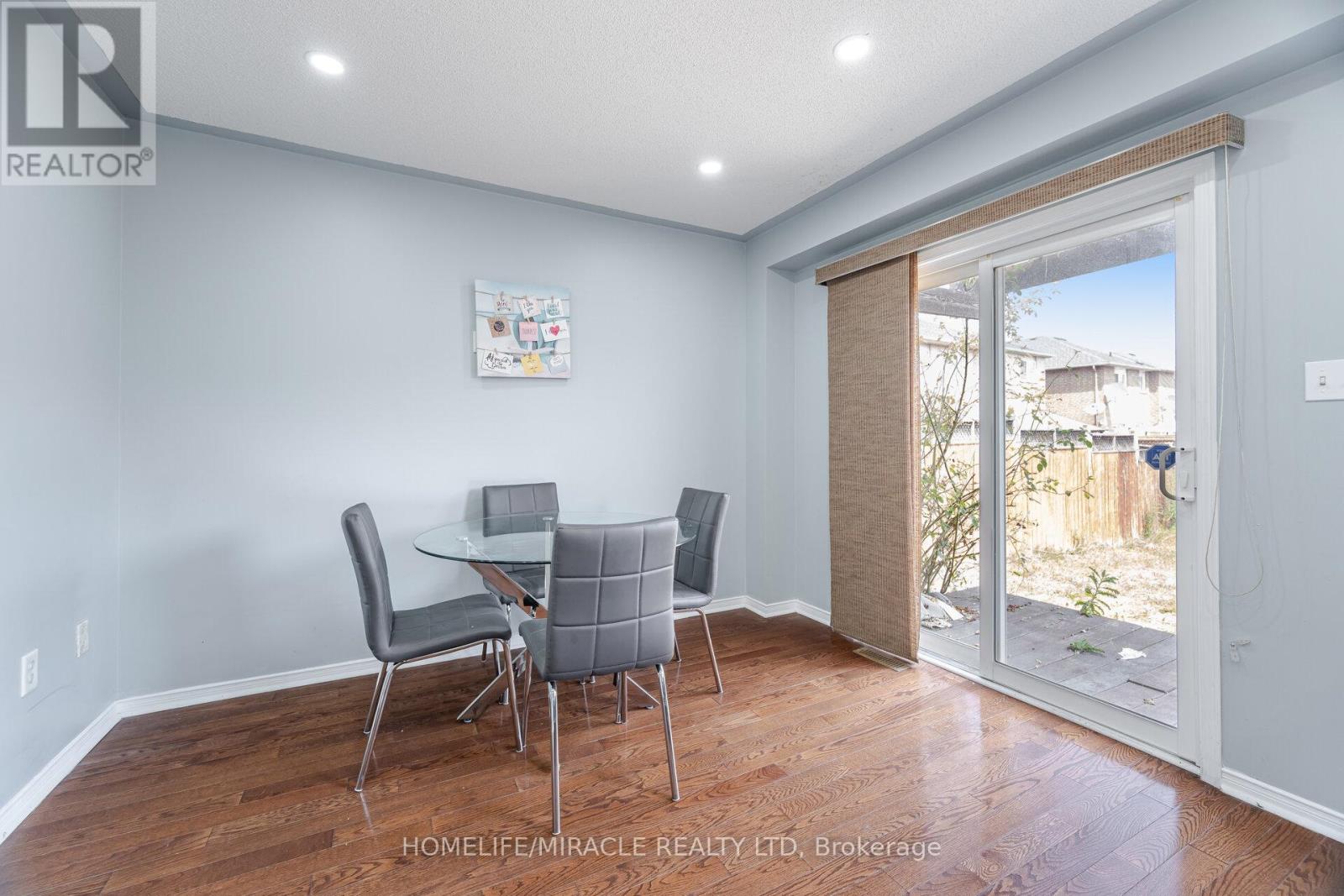 Photo 20 of 4 Vauxhall Crescent, Brampton ON