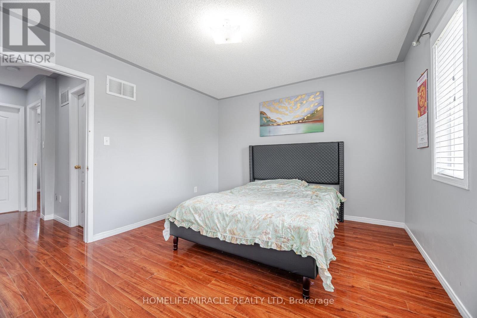 Photo 27 of 4 Vauxhall Crescent, Brampton ON