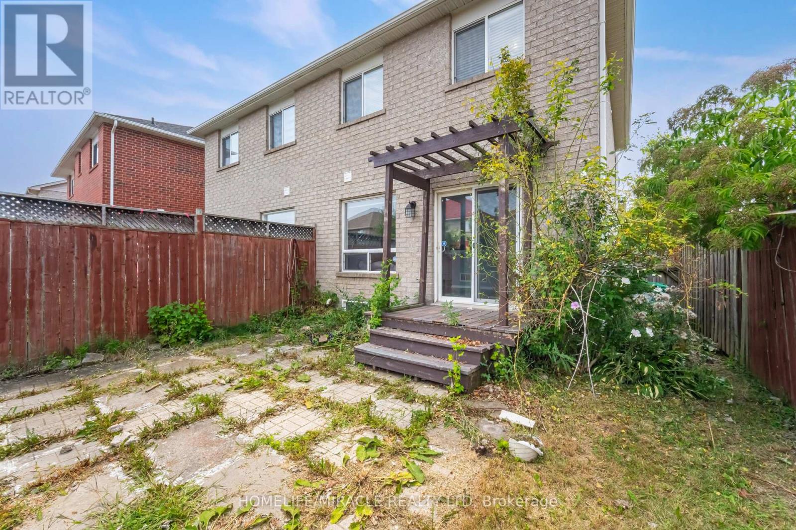 Photo 42 of 4 Vauxhall Crescent, Brampton ON