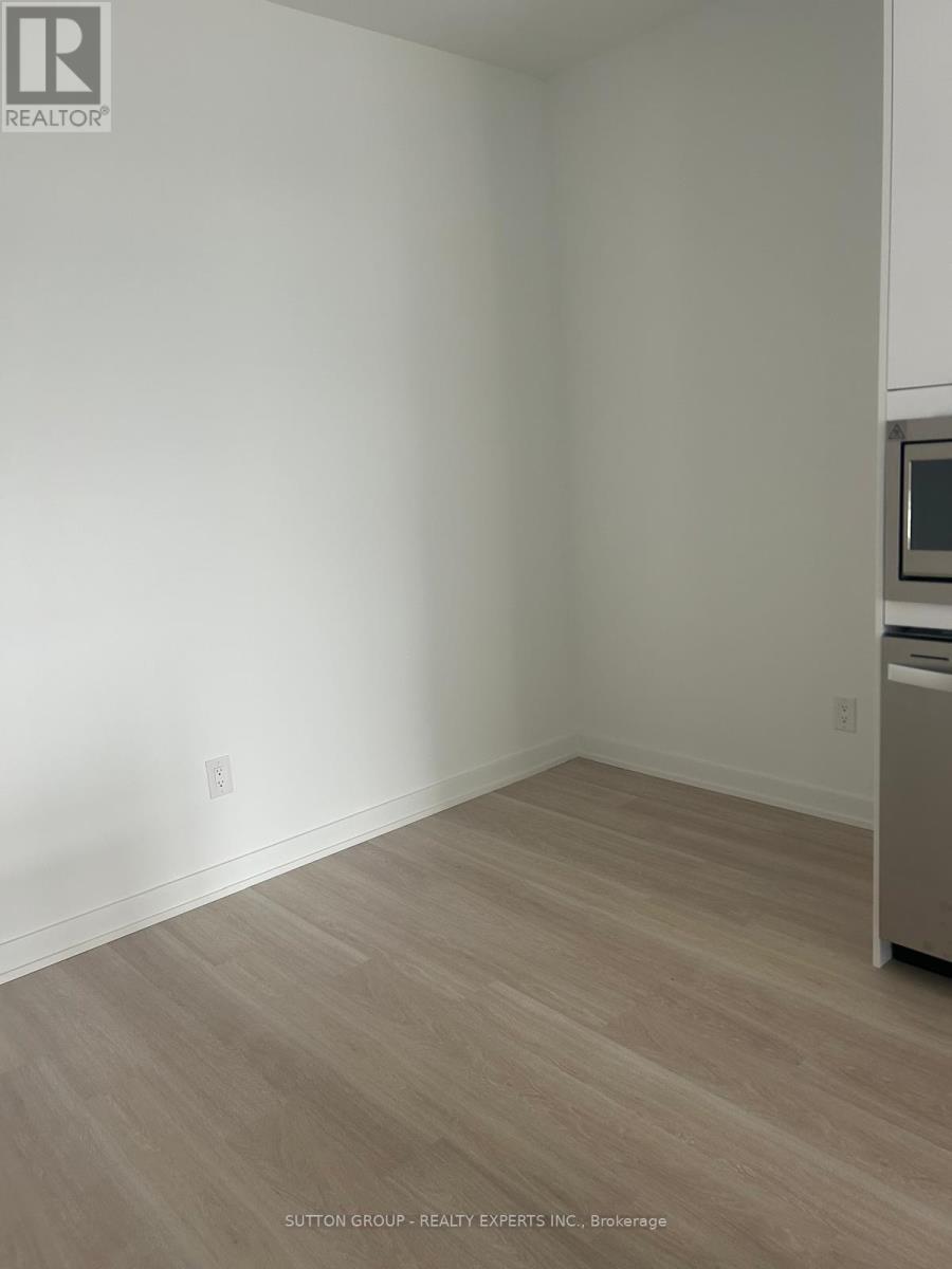 Photo 5 of 615 5105 Hurontario Street, Mississauga ON