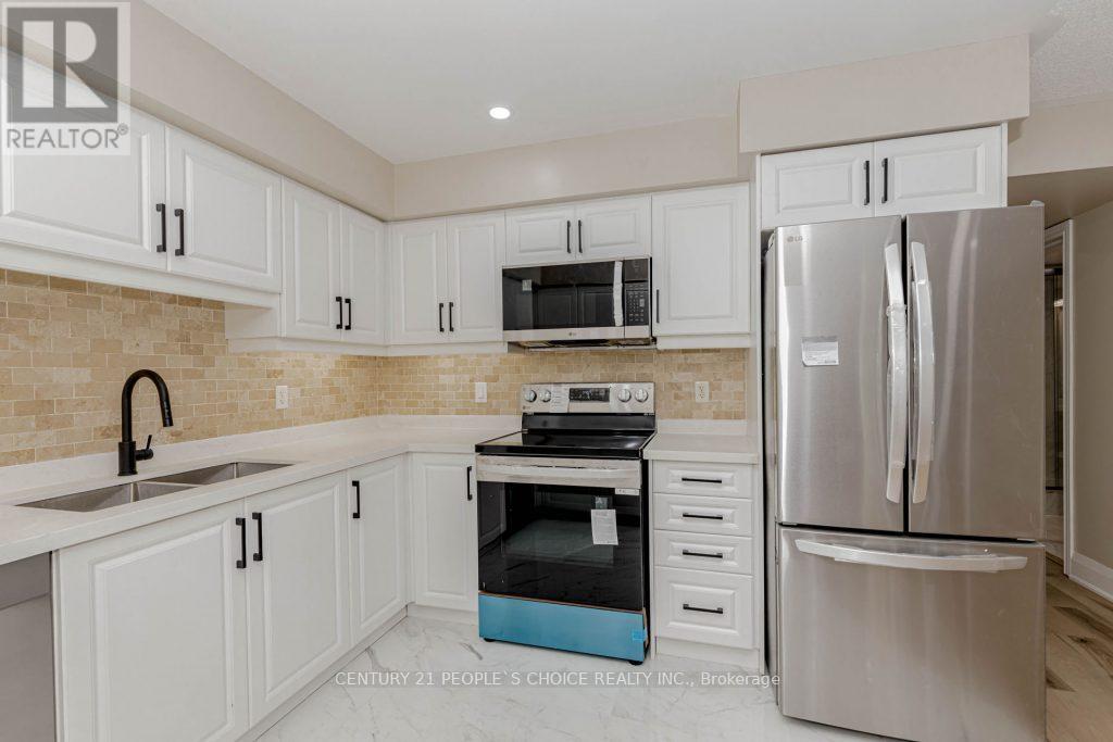 Photo 23 of 25 47 Hays Boulevard, Oakville ON
