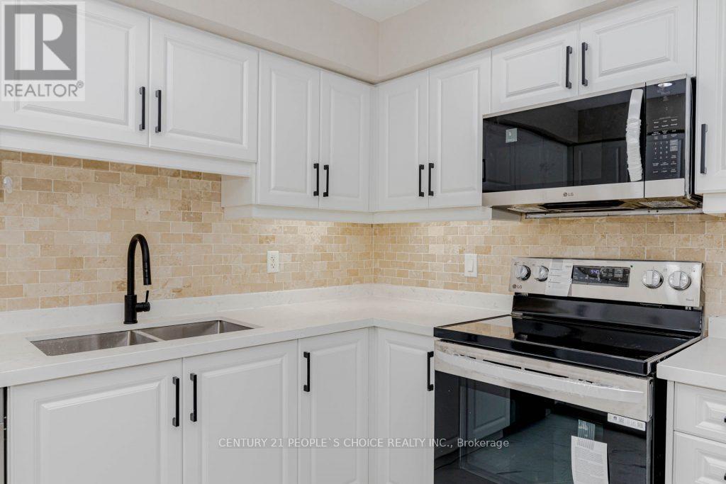 Photo 24 of 25 47 Hays Boulevard, Oakville ON