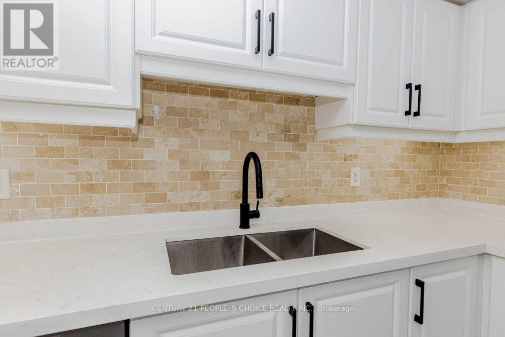 Photo 26 of 25 47 Hays Boulevard, Oakville ON